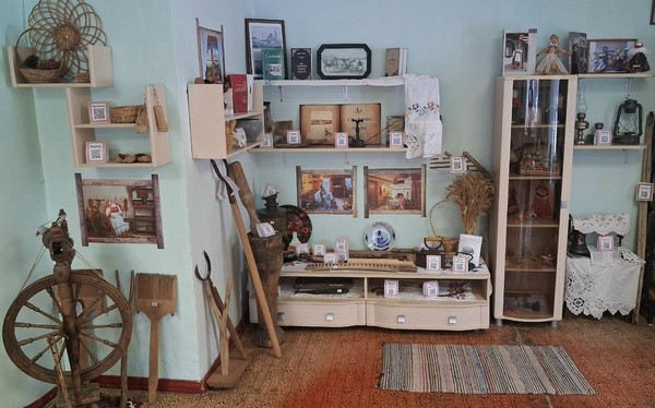 Экскурсия по мини-музею «До старины рукой подать»