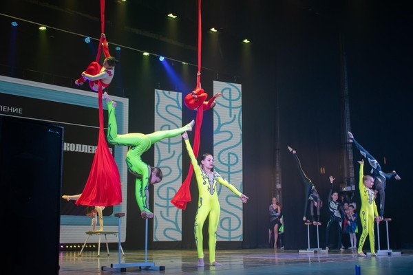 Театрально-цирковой спектакль «Почти серьезно»