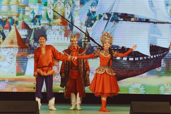 Музыкально-танцевальная программа «Летучий корабль»