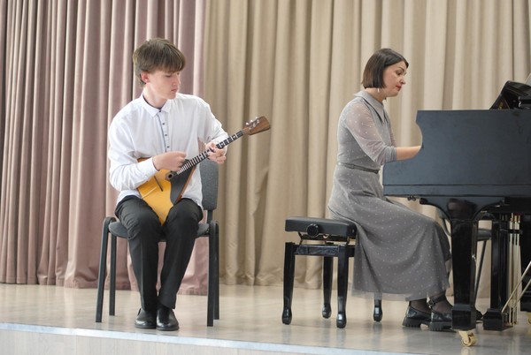 Концерт «Весенние мелодии» учащихся класса балалайки