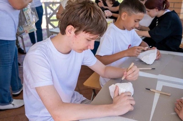 Мастер-класс «Весенний подсвечник из гипса»