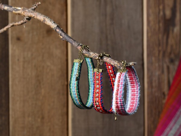 Мастер-класс «Тканый браслет с застежкой»