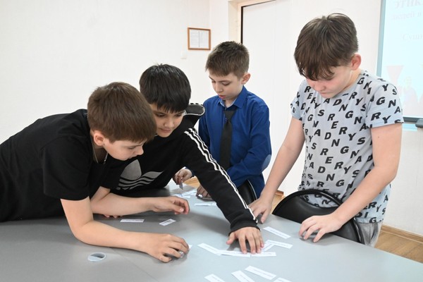 Викторина «Как славно ты звенишь, родной язык»