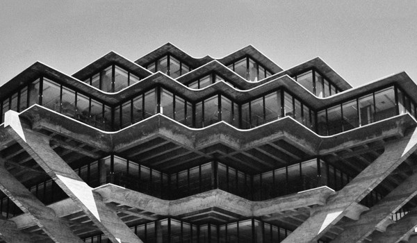 Лекция «Авангард в архитектуре: От утилитарности к эстетике функции»