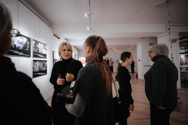 Финисаж и обсуждение выставки «Русское все»