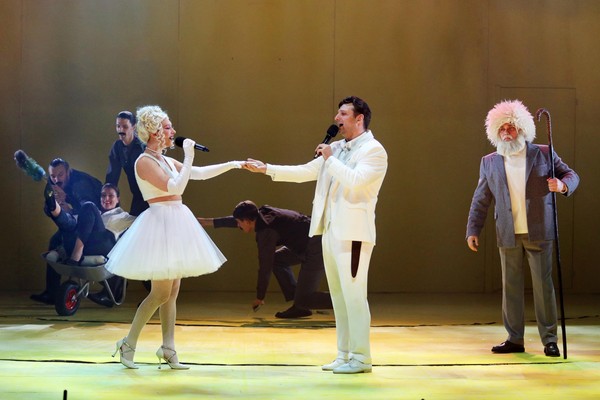 Слуга двух господ