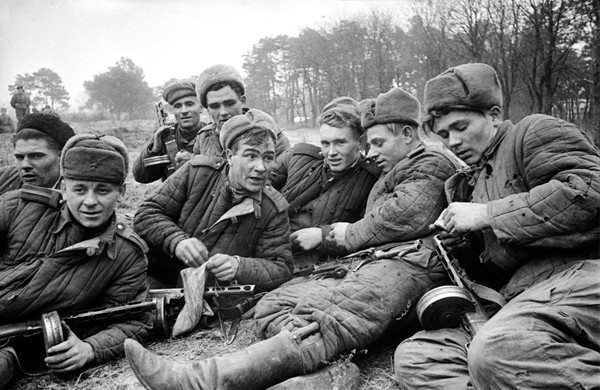 Выставка «Братчане – герои Советского Союза»