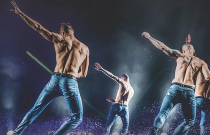 Шоу под дождём V. Признание в любви