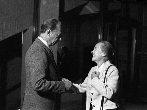 Выставка «Ия Саввина. Дама с собачкой»