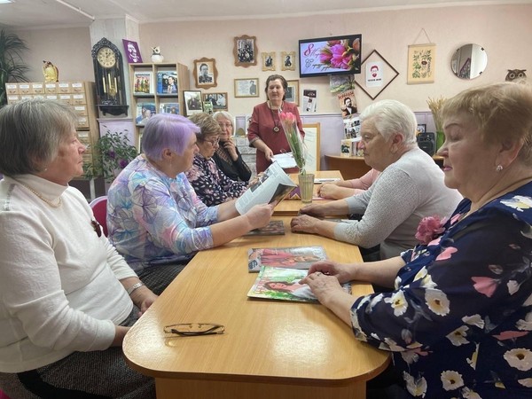 «Женственности вечные черты»