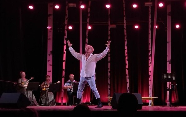 Музыкально-поэтический спектакль «Сердца пронзая и века»