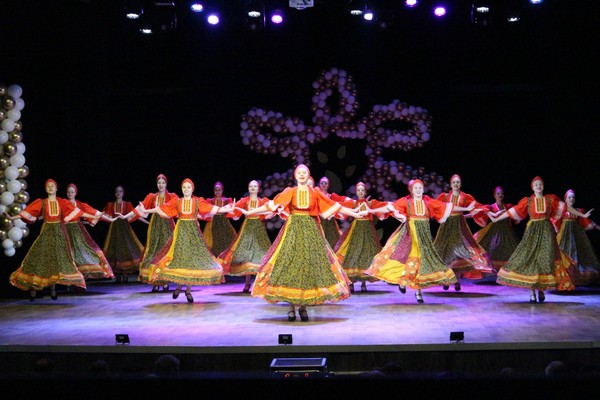 Концерт «Дарите женщинам цветы»