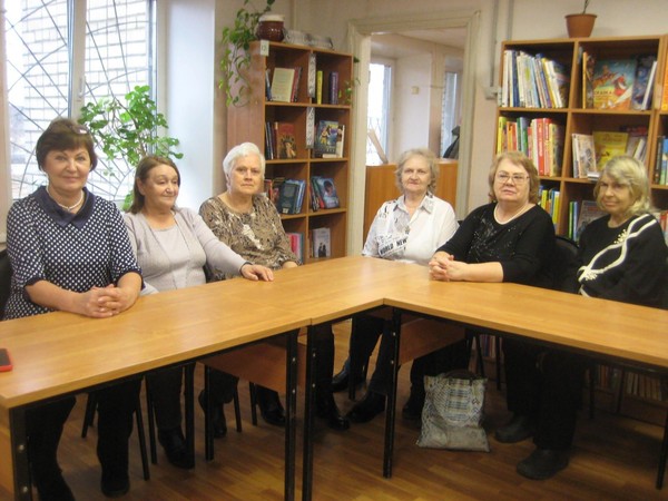 Семейный вечер «В этот день весной согретый, все цветы, улыбки-вам!»