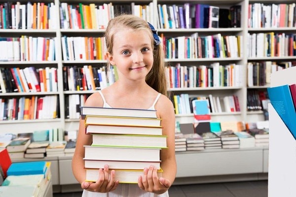 «Чудеса на стеллажах»