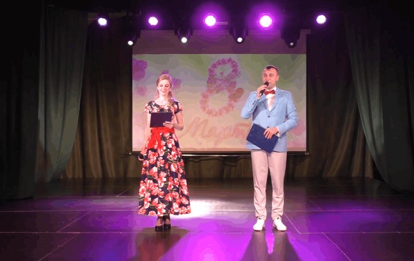 Дарите женщинам цветы