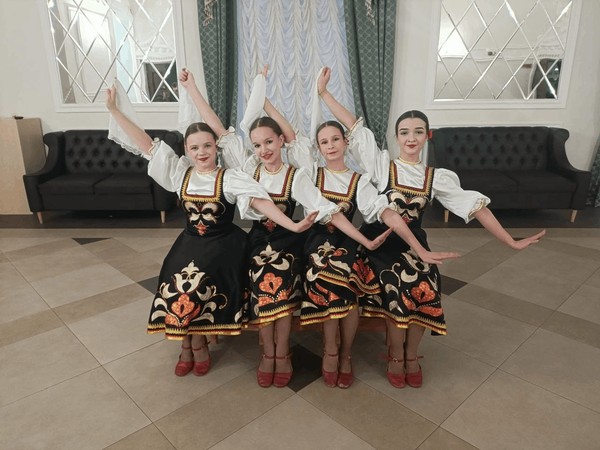 «Все для милых, нежных и любимых»