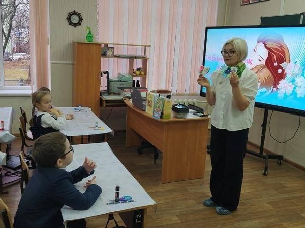 Час интересных сообщений «Подарок для мамы своими руками»