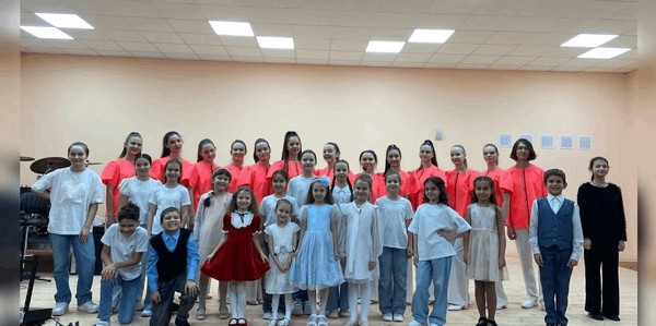 «Поем и играем для любимых мам»