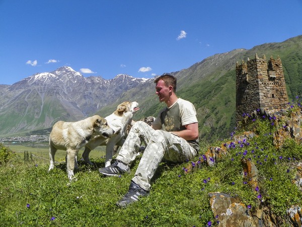 Казбеги: соседство Бога