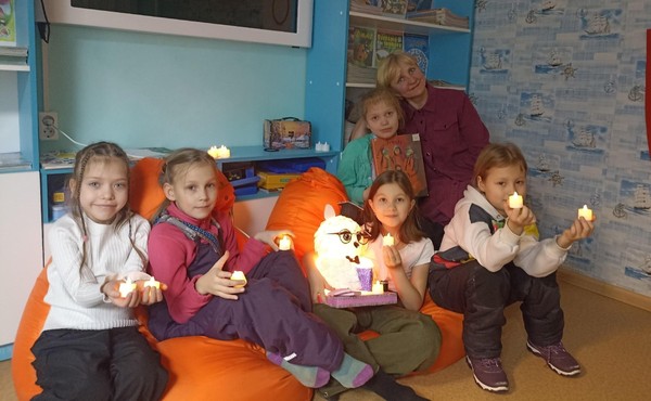 Чтение рассказов и сказок при свечах с мудрой совой «Библиосумерки с Буклей»