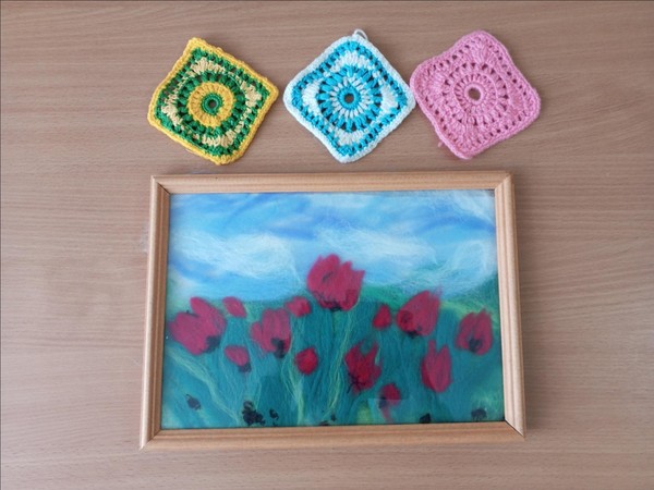 Выставка декоративно – прикладного творчества «Женских рук прекрасные творенья»