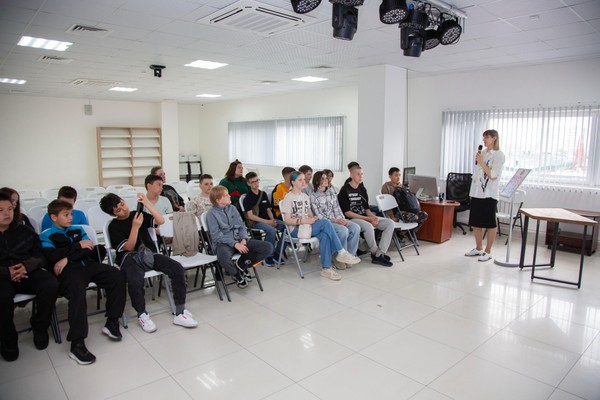 Литературно-творческий вечер «Весенняя палитра»