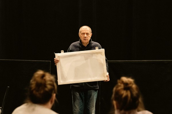 Спектакль «Любовь под напряжением»