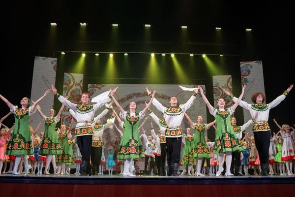 Концертно-игровая программа «Мы одна семья»