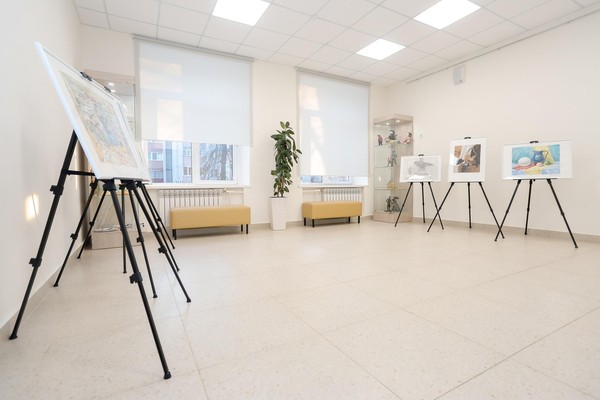 Выставка работ «Портрет любимой мамы»