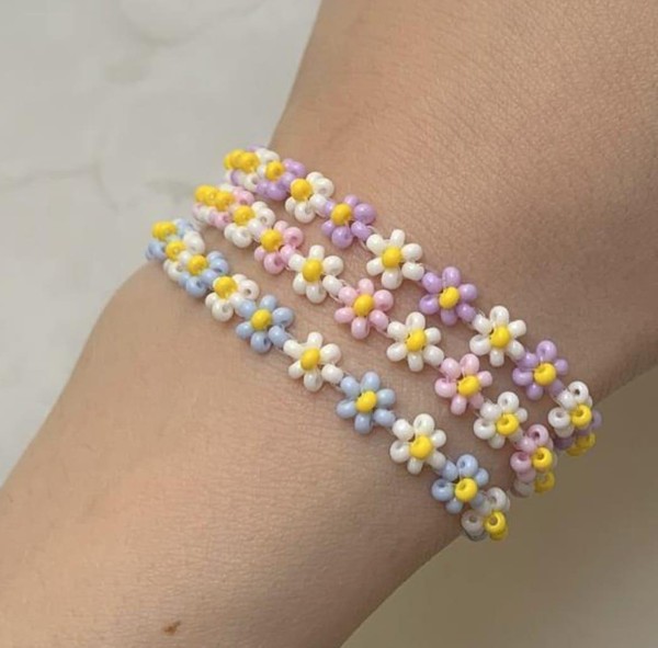 Мастер-класс по бисероплетению Браслет «Цветочный»