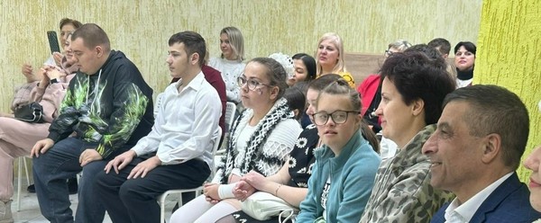 Праздничная встреча «Весенний вальс цветов и комплиментов»