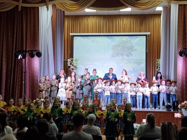 Концертная программа «Нет тебя дороже!»