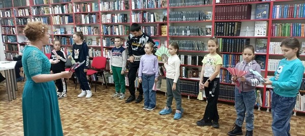 Игровая программа «Есть в марте день особый»