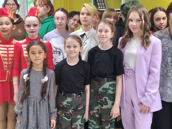 «Мы славим женщину»