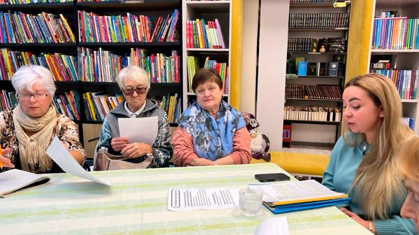 Чтение вслух «Льется поэтическая песня»