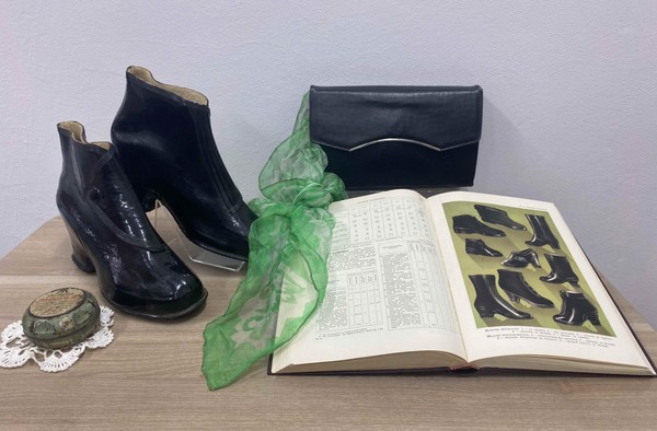 Выставка «Дамский каблучок в СССР и не только…»