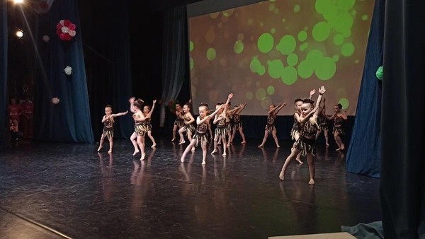 «На крыльях весны»