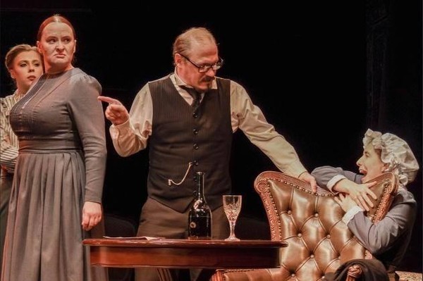 Спектакль «Замок Рейвенскрофт»