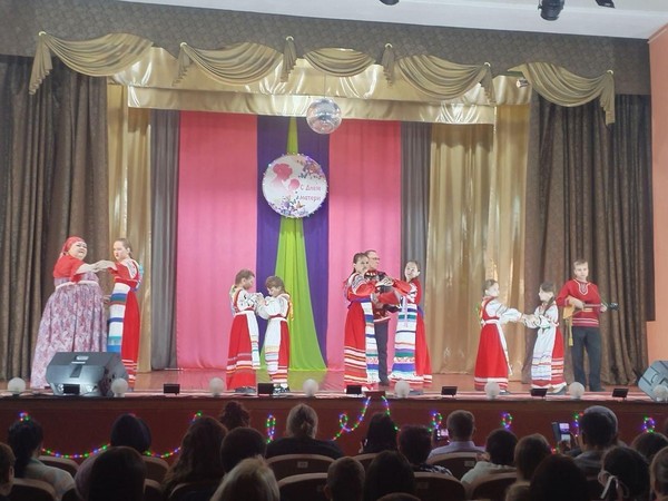 Концерт «Звучит весна»