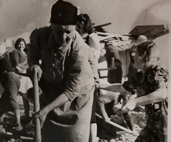 Тематическая беседа «Женщины на восстановлении города Воронежа»