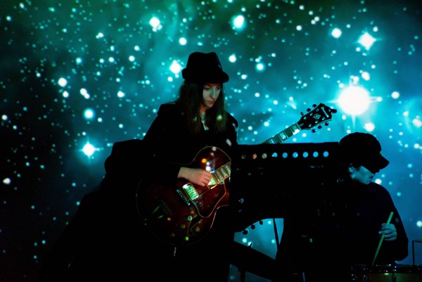 В джазе только девушки