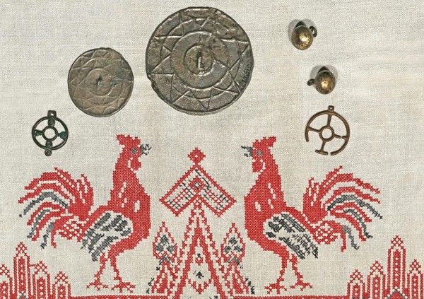 Экскурсия по выставке «Таинственный язык узоров»