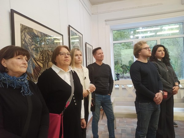 Выставка «Параллельные миры»