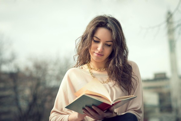 «Славим женщин России»