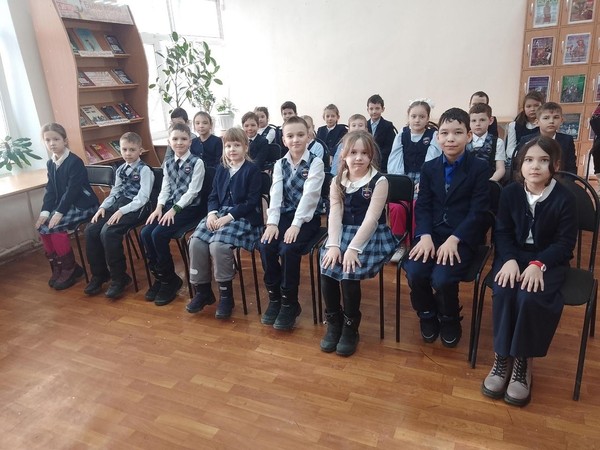 Литературный час «Праздник весны, любви и цветов»