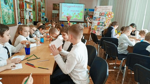 Литературная программа «Праздник весны, цветов и любви…»