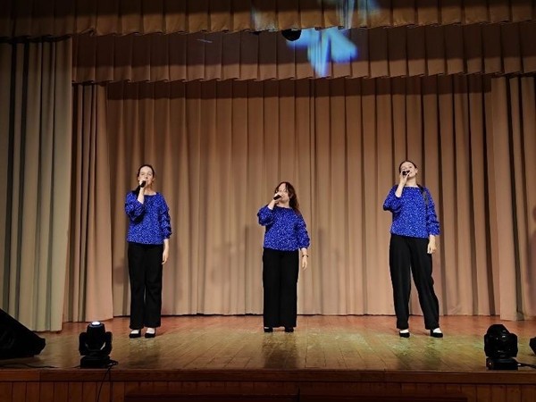 Праздничная программа «Весь мир начинается с мамы»