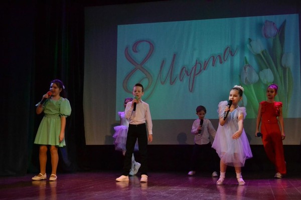 Концертная программа «Любимым, нежным и прекрасным!»