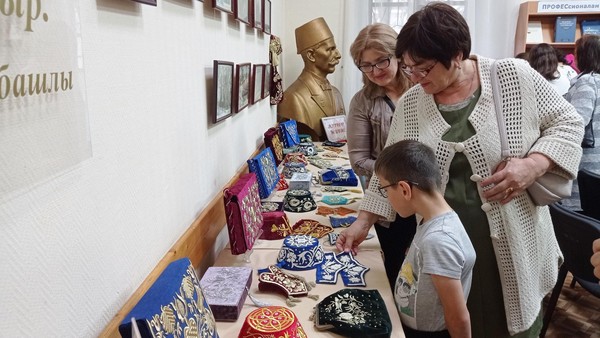 Литературно-художественный коллаж «Образ пленительный, образ прекрасный»