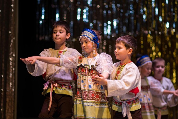 Концерт «Весна, цветы и комплименты»